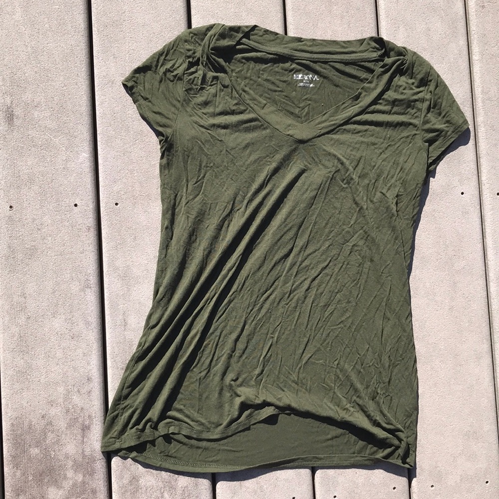Hunter green short sleeve T-shirt